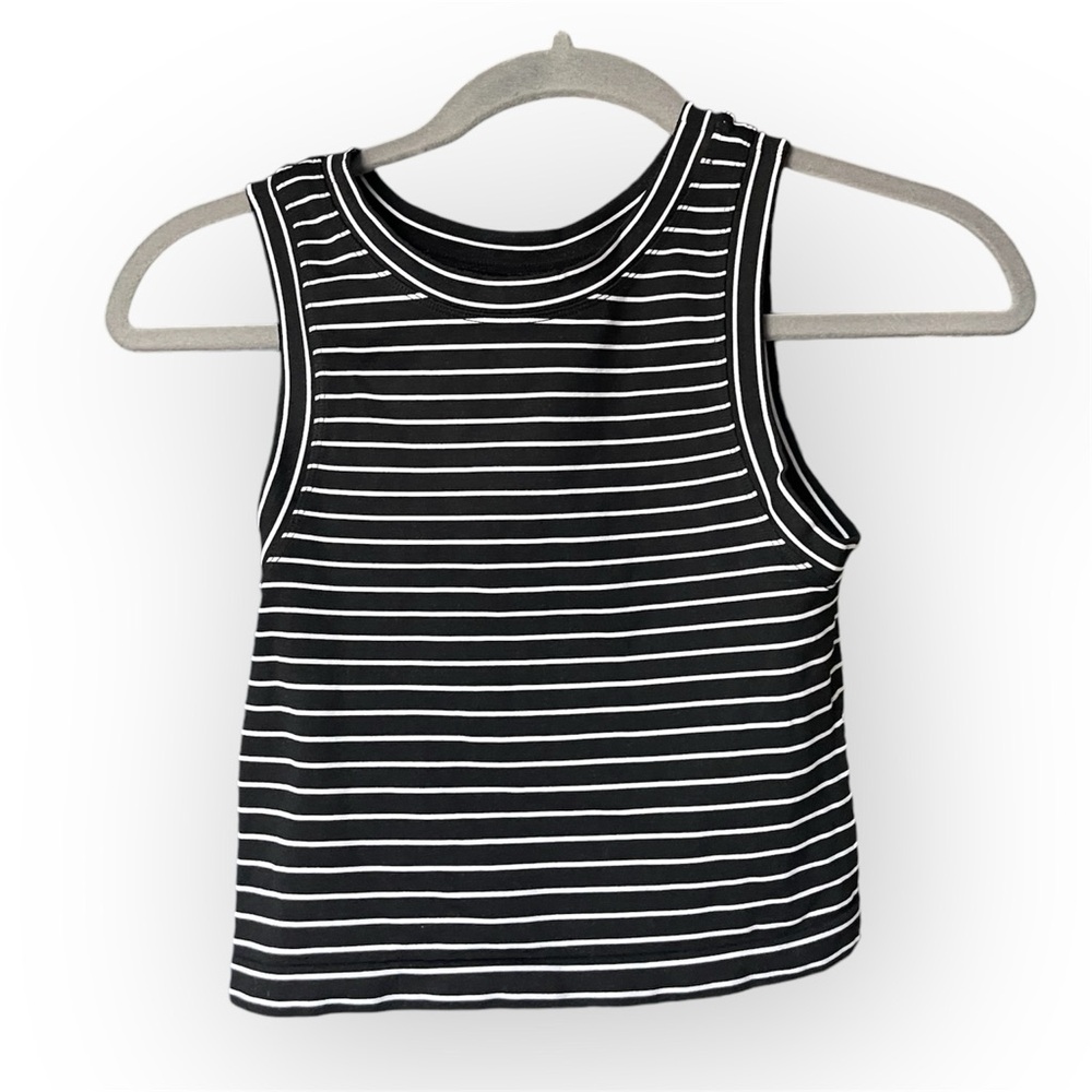 Alo black and white workout top